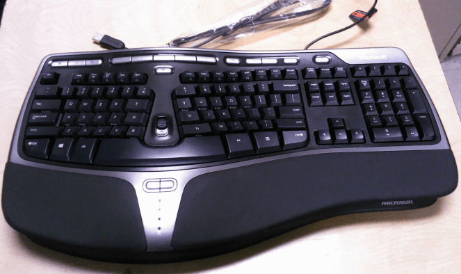 Microsoft_Natural_Ergonomic_Keyboard_4000